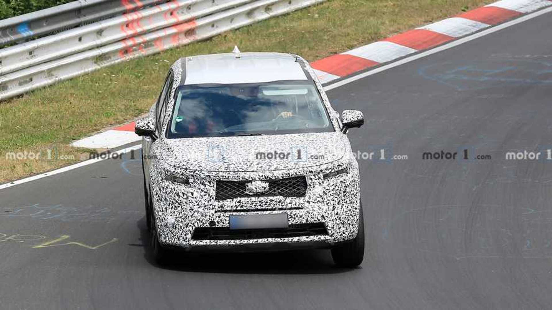 2021 Kia Sorento падає важкий камуфляж, голови до Нюрбургрінга