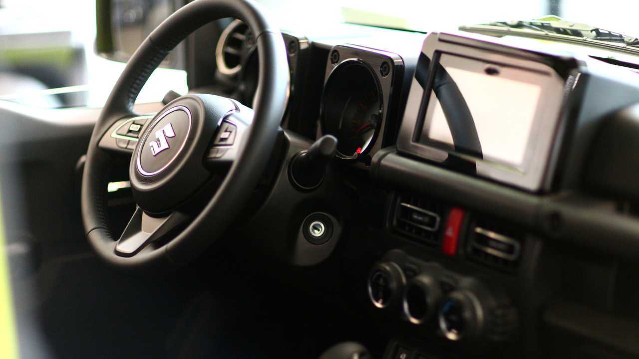 Suzuki Jimny russian start