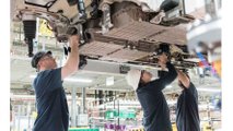 BMW X5 xDrive45e production - Battery installation