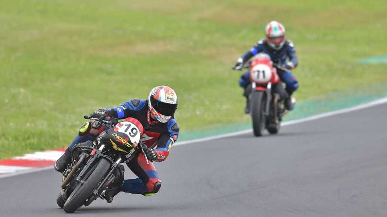 03 Moto Guzzi Fast Endurance