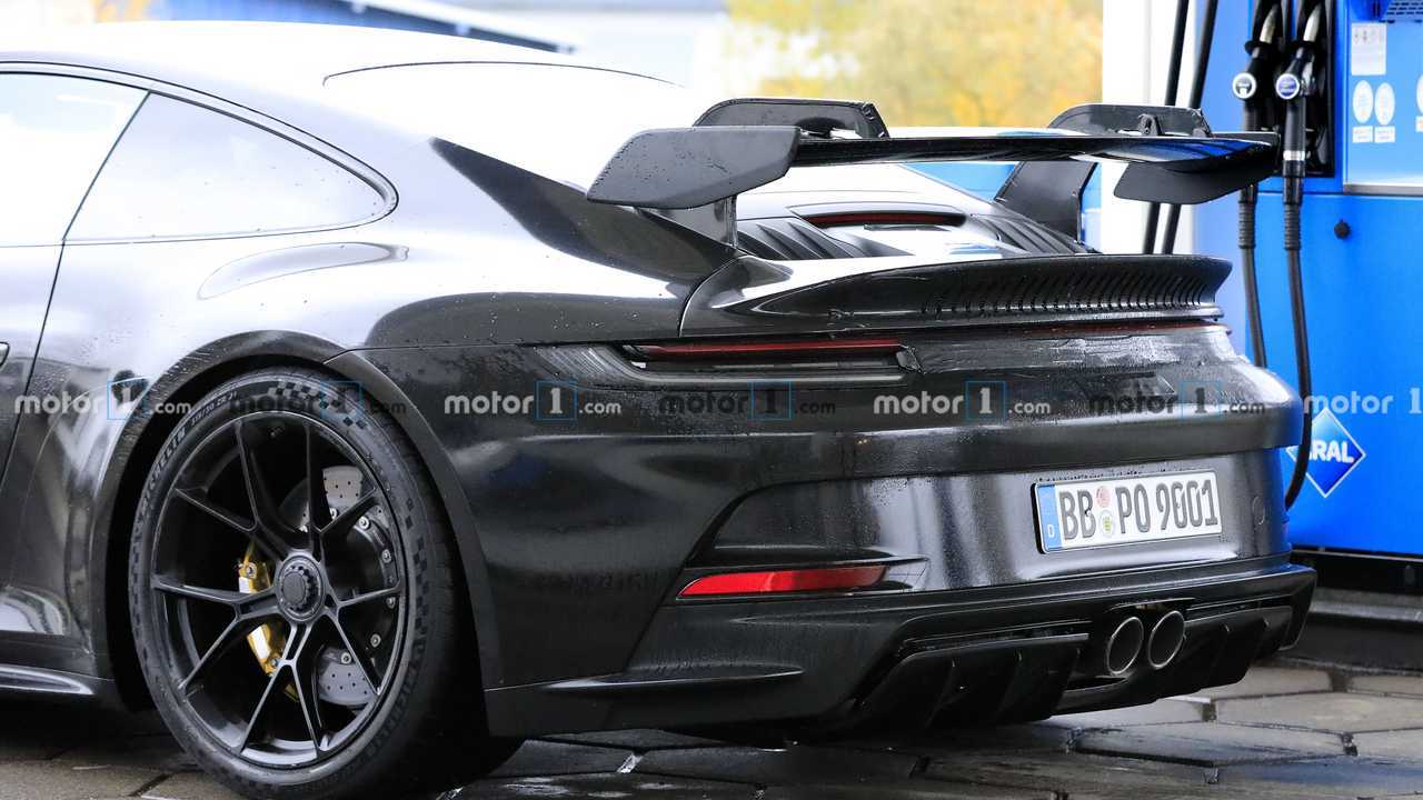 Porsche 911 GT3 Spied Up Close Tail Dettaglio
