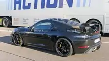 2022 Porsche 718 Cayman GT4 RS spia foto