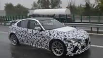 Alfa Romeo Giulia GTAm catturato sotto la pioggia