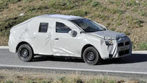 Next-generation Dacia Logan spy photo 25.6.2012