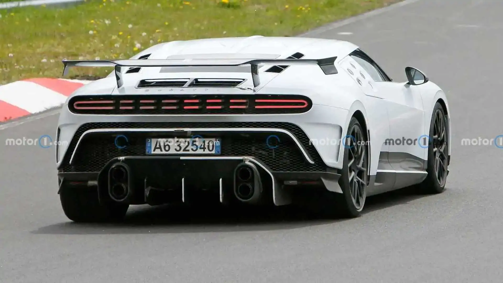 bugatti-centodieci-spy-photos.webp