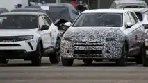 Opel Grandland X Facelift als Erlkönig erwischt