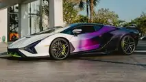 Lamborghini Sian in bianco, viola e nero