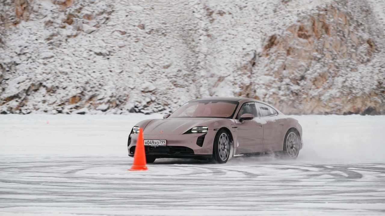 Porsche Taycan тесты в России