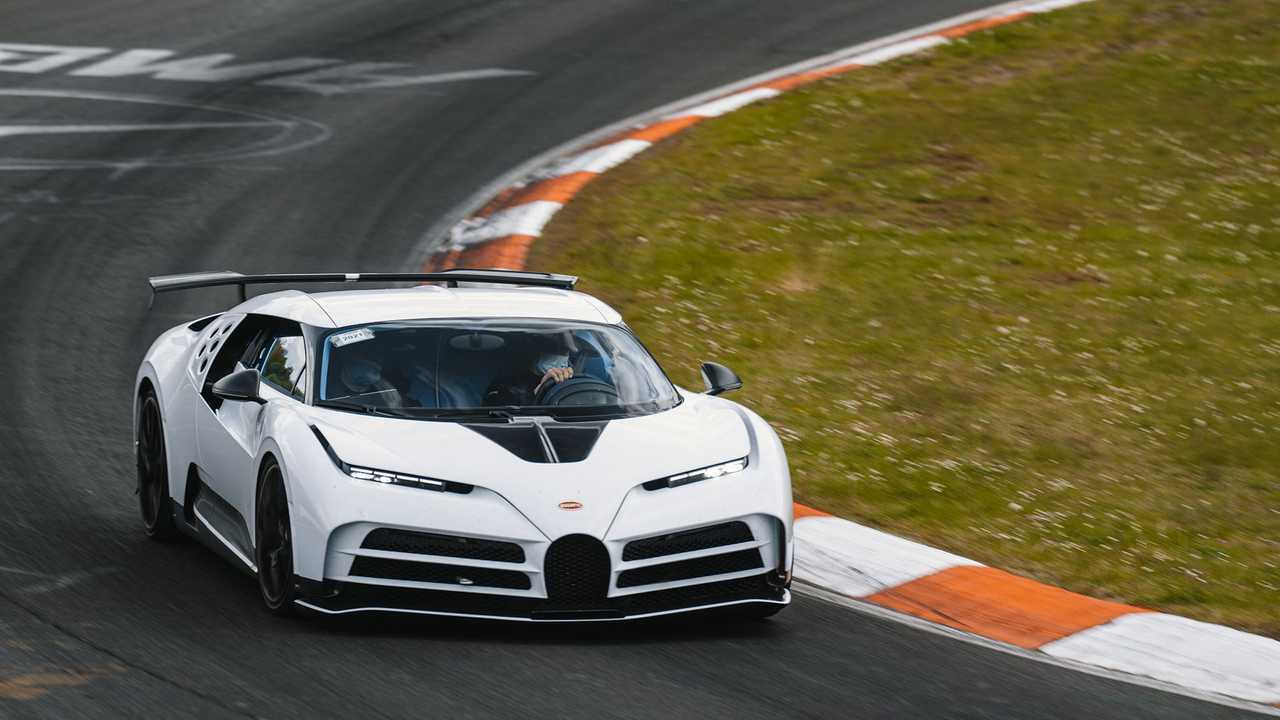 Bugatti Centodieci y Bugatti Chiron Super Sport 300+ en Nürburgring