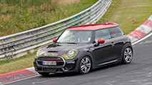 Mini Cooper JCW Nürburgring'de turluyor