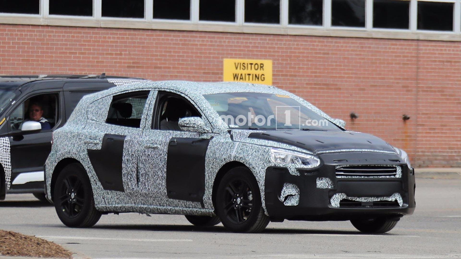https://cdn.motor1.com/images/mgl/9xy6b/s6/2019-ford-focus-spy-shots.jpg