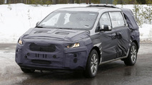 2015 Kia Sedona spy photo