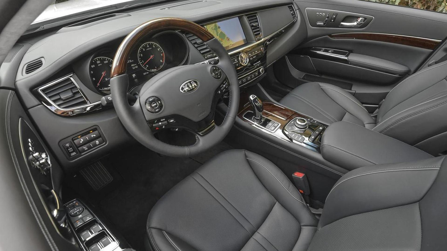 New Kia K900 Teaser Reveals High-Tech And Elegant Interior
