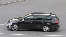2017 VW Golf R facelift spy photo