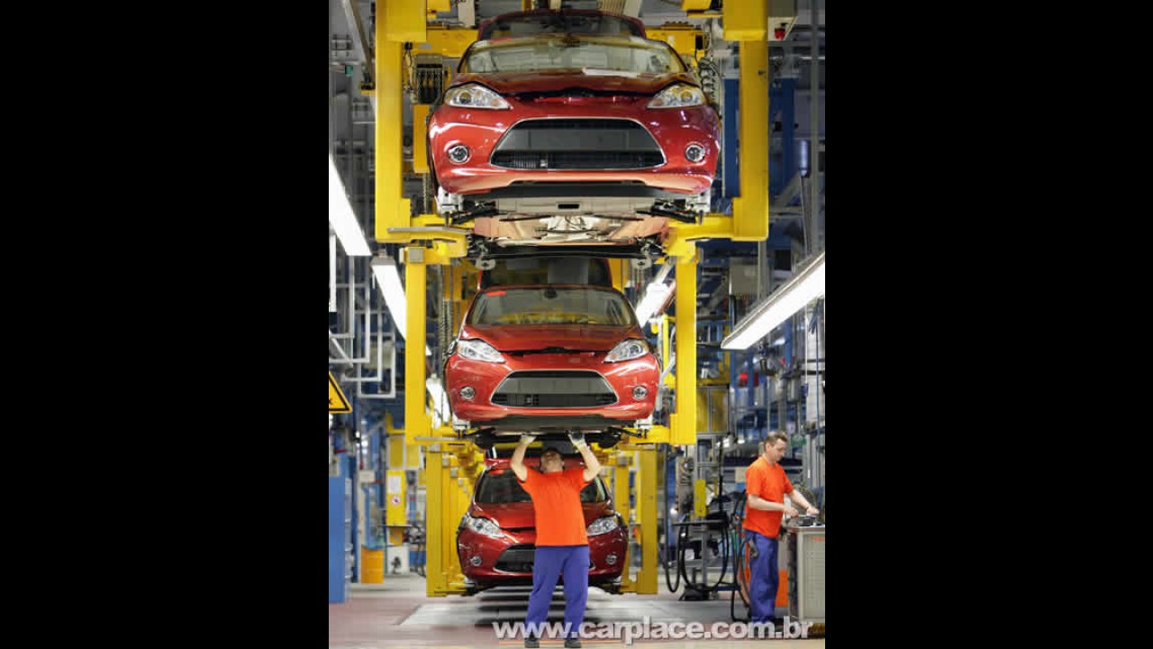 Novo Ford Fiesta: Primeira unidade sai da linha de montagem na Alemanha