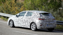 2017 Chevrolet Cruze hatchback spy photo
