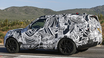 2017 Land Rover Discovery spy photo
