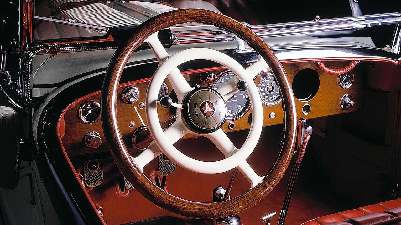 Mercedes, 120 anni di evoluzione del volante