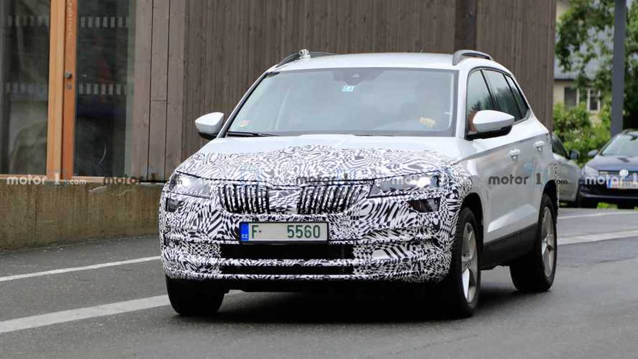 Skoda Karoq lifting spia foto