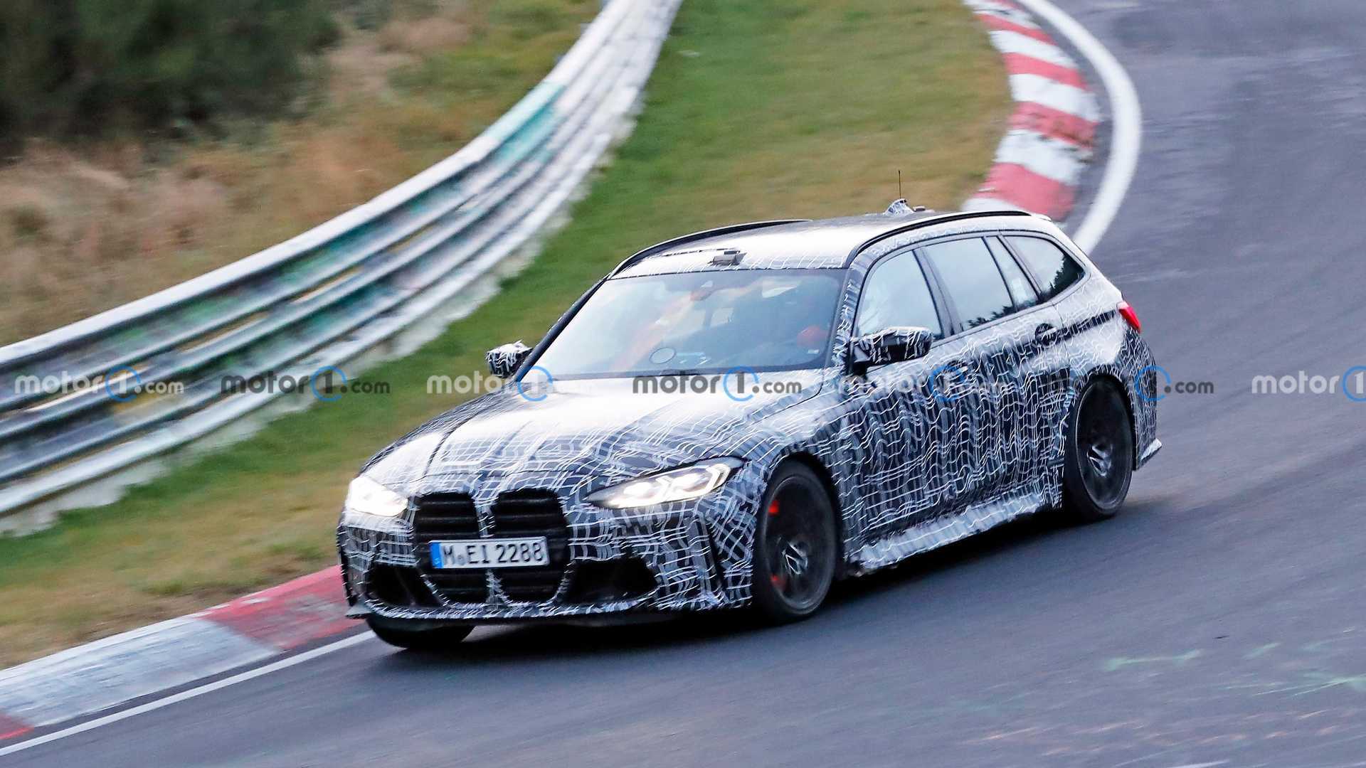 2022-bmw-m3-touring-side-view-spy-photo.jpg