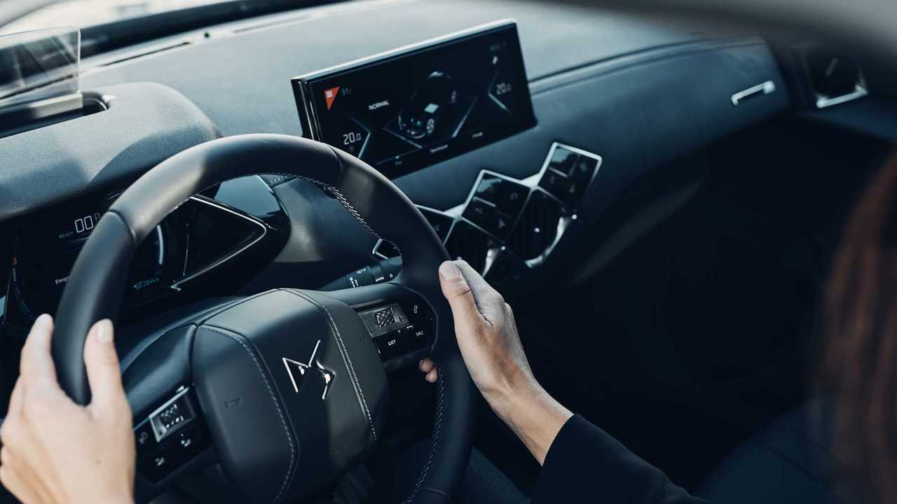 DS 3 CROSSBACK LOUVRE