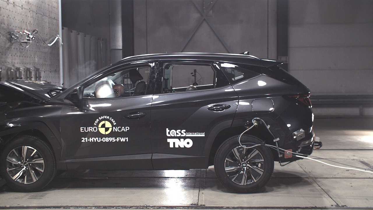 Hyundai Tucscon crash test