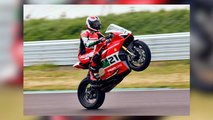 Ducati Panigale V2 Bayliss 1st Championship 20th Anniversary Edition - Wheelie