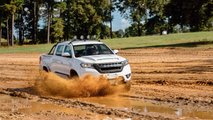 Kandi K32 white driven through mud