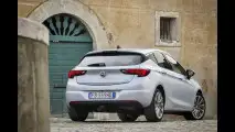 Opel Astra, perde peso ma guadagna in tutto