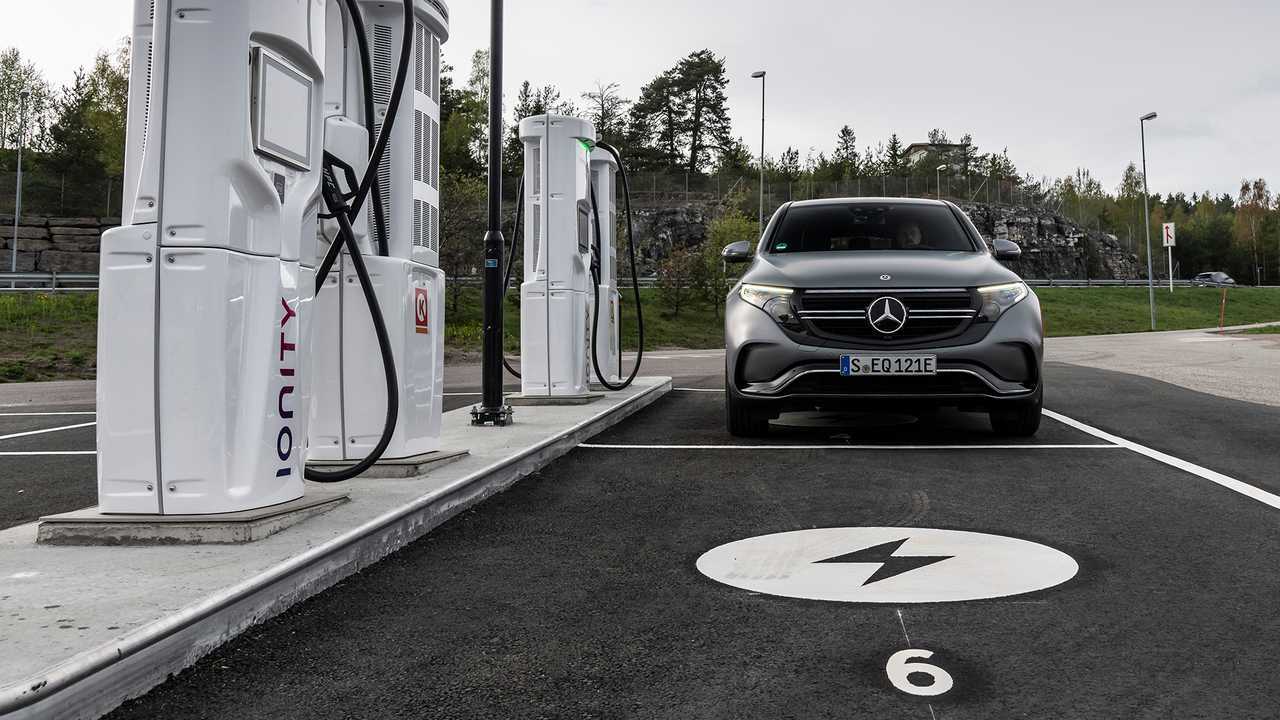 Mercedes EQC, prima prova su strada