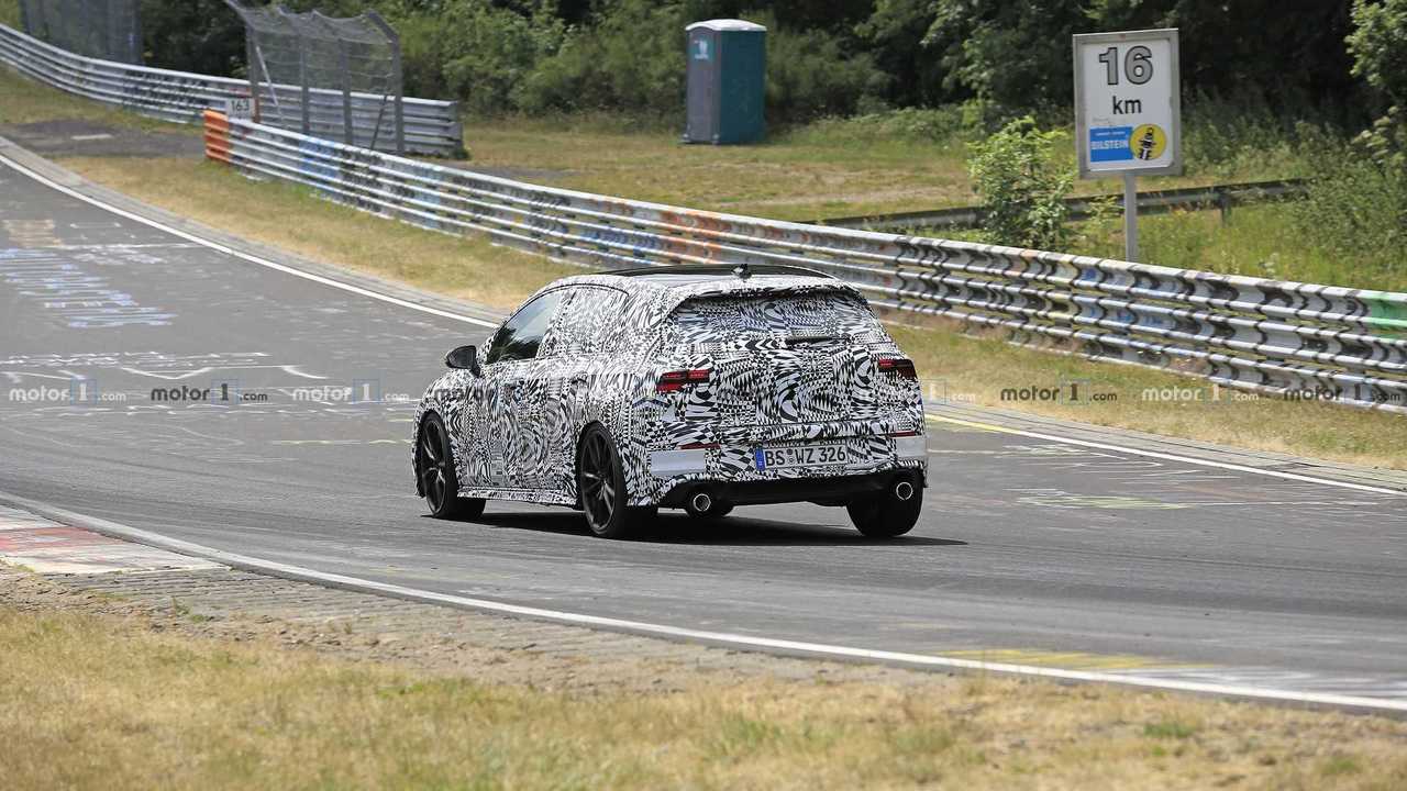 New VW Golf GTI spy photo