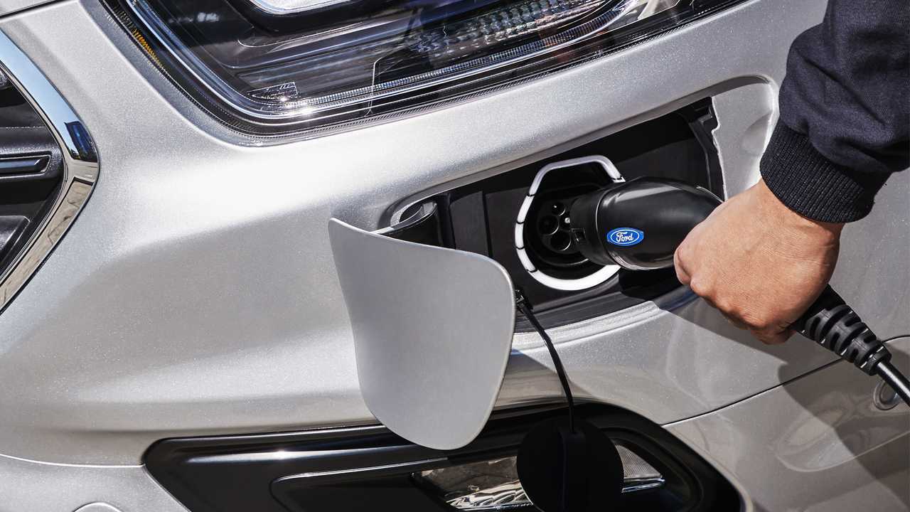 Transit Custom Hybrid Plug-in