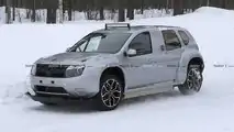 Dacia Duster EV mule spy photo