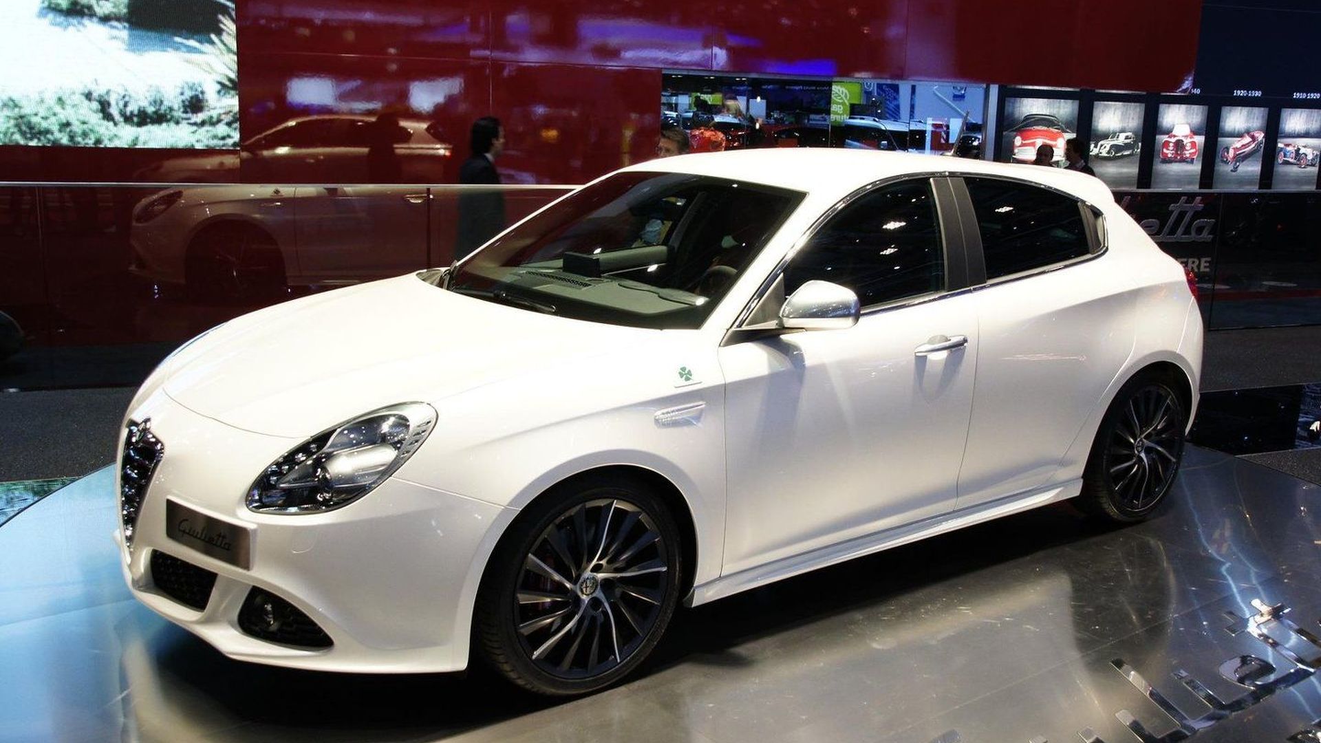 Alfa Romeo Giulietta Quadrifoglio Verde Live In Geneva 03 2010 Alfa Romeo Giulietta Quadrifoglio Verde Live In Geneva 03 2010 Motor1 Photos
