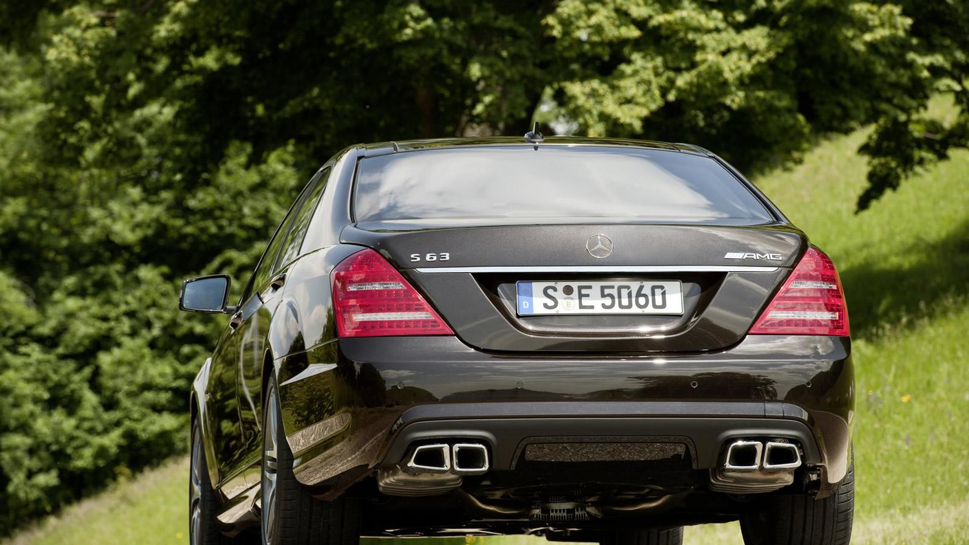 11 Mercedes S63 Amg Gets New 5 5 Liter V8 Biturbo Engine In Detail