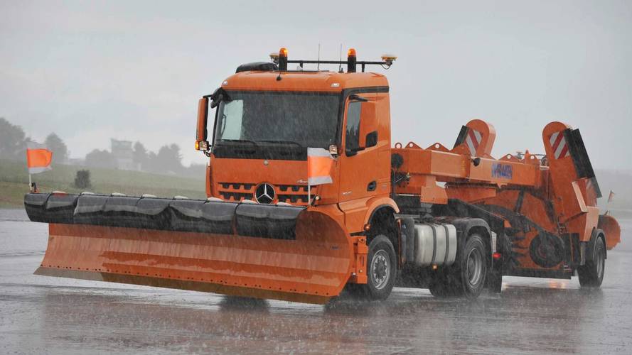 Mercedes Autonomous Snow Plow