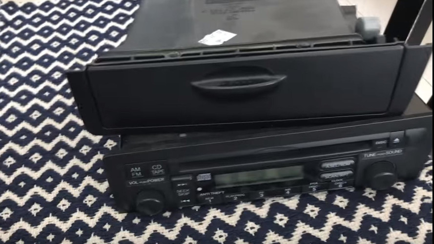 2005 Honda Civic radio/glove box panel