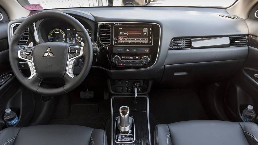 2018 Mitsubishi Outlander PHEV: First Drive