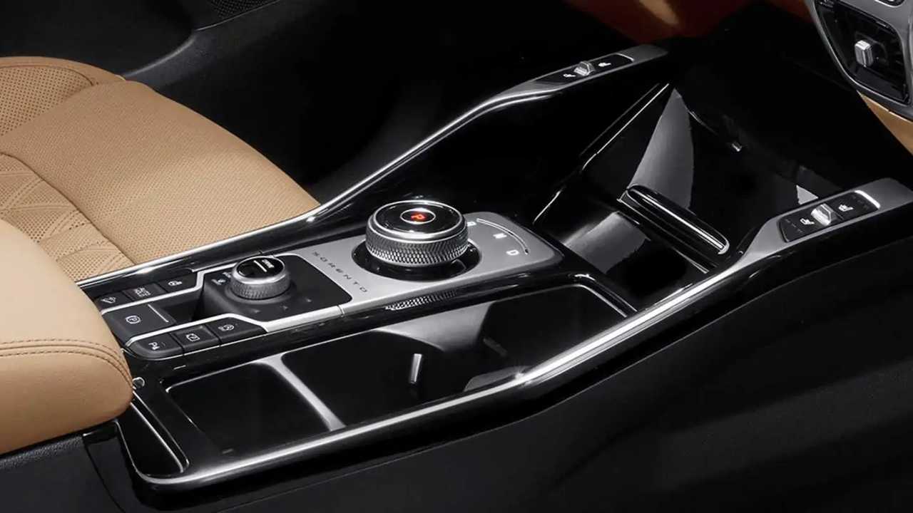 Kia reveals Sorento SUV photos: exterior and interior