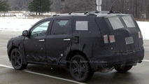 SPY PHOTOS: New Chrysler Dodge Crossover