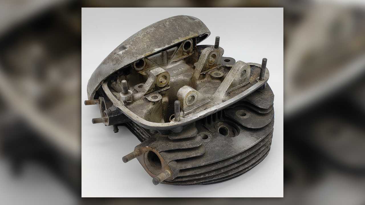 BSA Lightning Cylinder Head