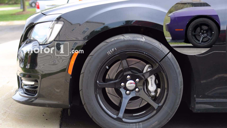 Chrysler 300 Hellcat casus fotoğraflar