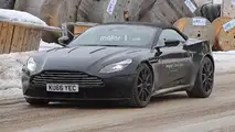2018 Aston Martin DB11 Volante Casus Fotoğrafları