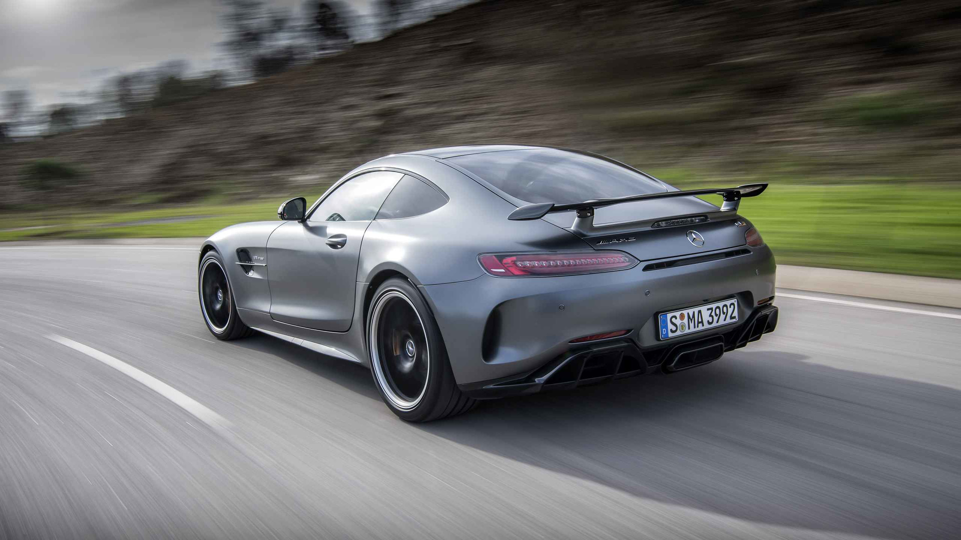 2017 Mercedes-AMG GT Review