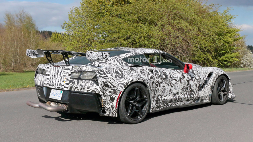 Chevrolet Corvette ZR1 Uzun Egzozlar