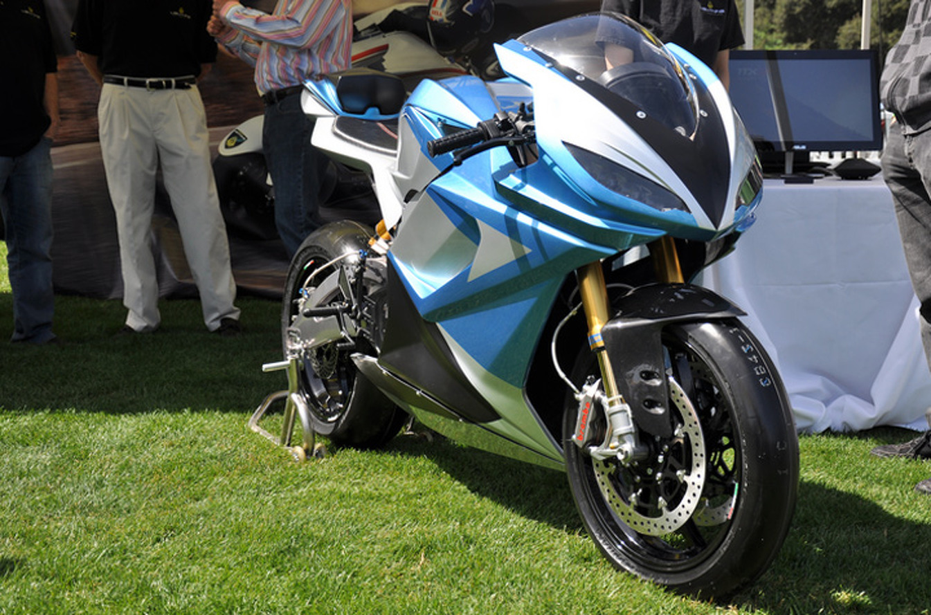Insane 200MPH AllElectric Lightning LS218 Motorcycle on Sale