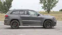 Jeep Grand Cherokee Trawkhawk Spy Shots