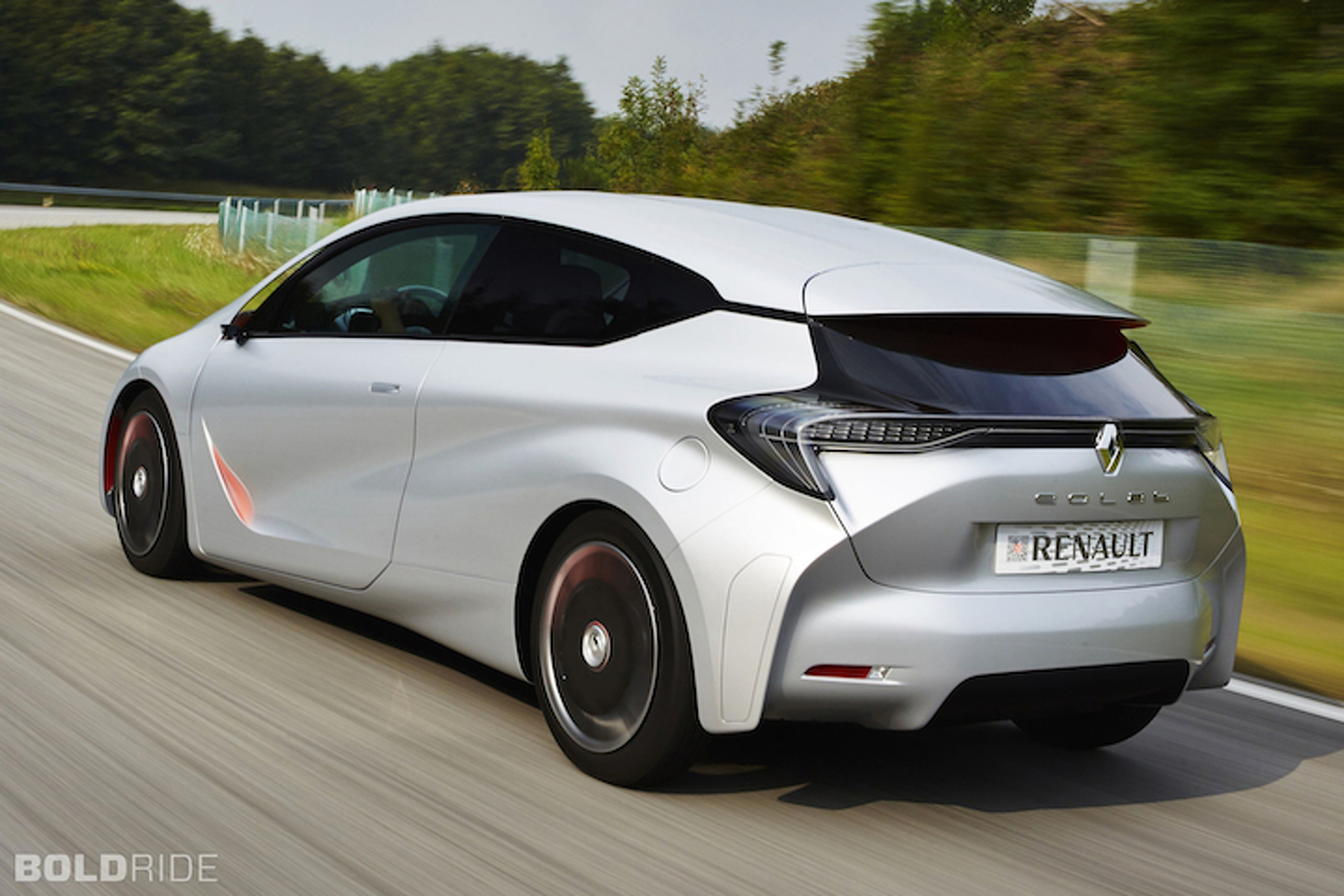 Renault Eolab Hatchback Gets 235 MPG, And Looks Good Doing It