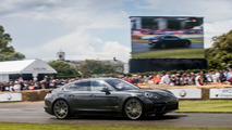 Patrick Dempsey au volant d'un prototype de Porsche Panamera Turbo à Goodwood