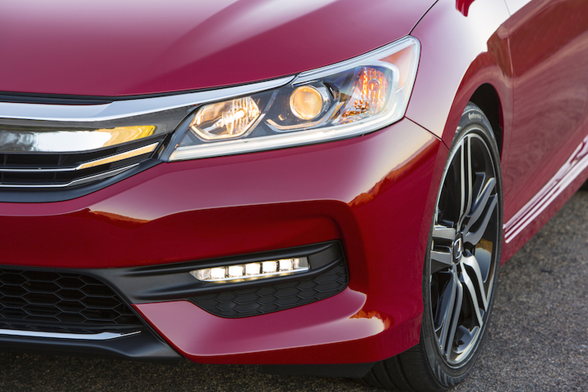 2016 Honda Accord Goes Modern With New Tech, New Look: First Drive